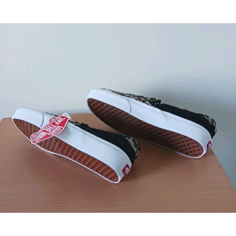 Vans Slip On Sneakers Sherpa Leopard Print Mens 7 Womens 8.5 Shoes NWOB - Picture 4 of 6